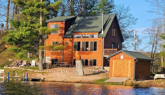 Northwoods Lakeside Cabin – Peaceful, Cozy, Family-Friendly Retreat