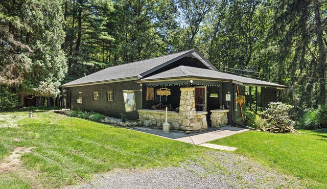 Northwoods Ln Cottage in Clear Creek by Tranquility Retreats