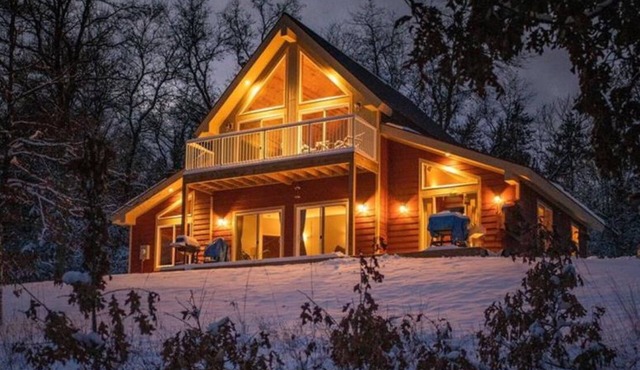 Northwoods Retreat- UTV/Snowmobilers paradise! Enjoy Voyager Village amenities!