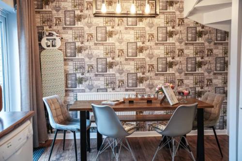 Norwich, Lavender House, 3 Bedroom House, Private Parking and Garden