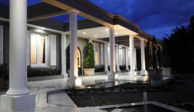 Norwood House Motel & Reception Centre