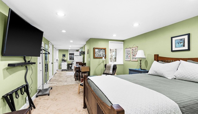 Nostalgia Nook - Vintage Studio