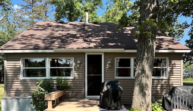 Nostalgic Northern Cabin tucked between 2 lakes & recreational river - Wadena Co