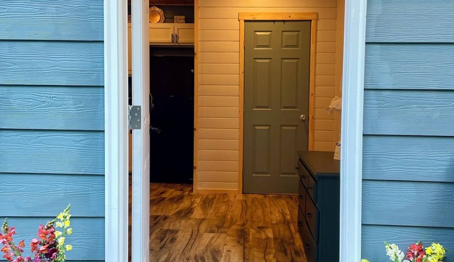 Not So Tiny House with WiFi in charming Monroe