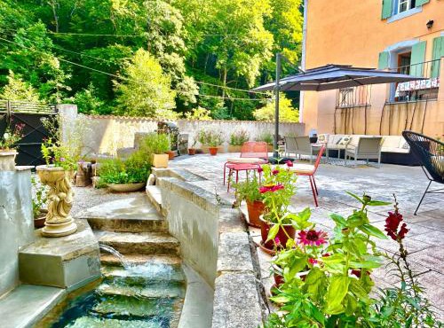 Notre-Dame d'Escouloubre Sources d'eaux chaudes privées et sauna