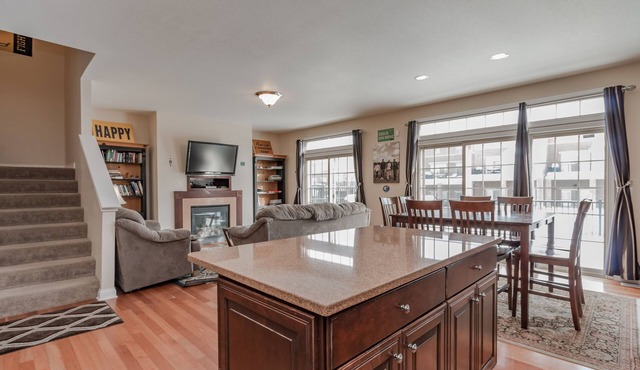 Notre Dame game day event house: CLOSE, large, fully loaded, 4 bed/4.5 bath