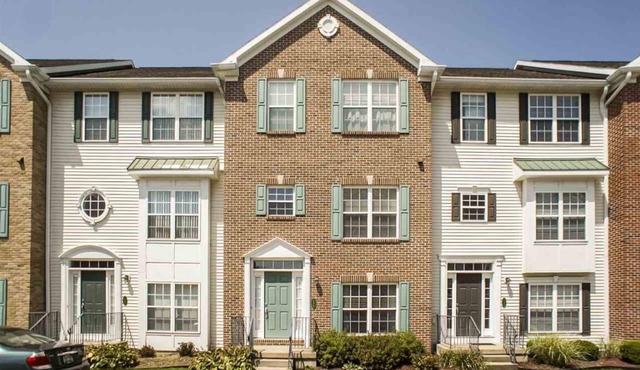 Notre Dame & Saint Mary's Are Just Minutes Away! Sleeps 7 to 9