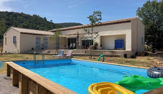 Notre Maison Familiale Avec Jeux Pour Enfants, Piscine, Ping Pong et Barbecue!