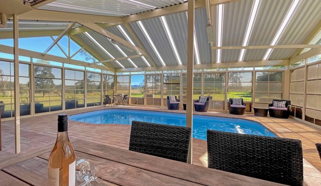 Nottage Cottage - Gateway to the vineyards