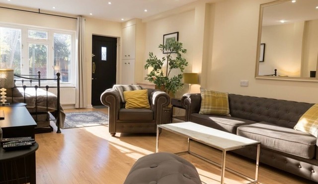 Notting Hill Townhouse 3BR all ensuite bathrooms, garden & roof terrace