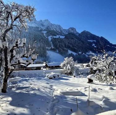 Nouveau à Rougemont - Gstaad Appartement dans Chalet 1830