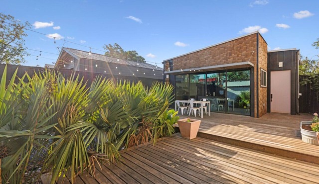 Nouveau Bungalow | Sleeps 4