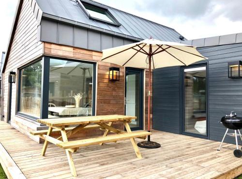 Nouveau: La cabine du bout du monde - Petit Minou - : votre pied-à-terre breton haut standing [PL01]