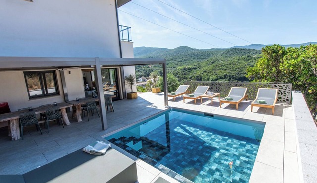 Nouveau! Maison de Standing Avec Piscine et Climatisation à 3 min des Plages