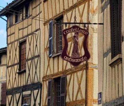 Nouveau Maison Thiernoise Typique