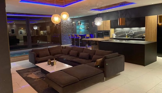 Nouveauté Villa Piscine Interieure