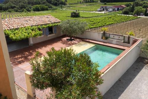 Nouveauté Villa Sainte Colombe en Provence avec une magnifique piscine sans vis à vis et un jardin avec une vue imprenable sur le Mont Ventoux