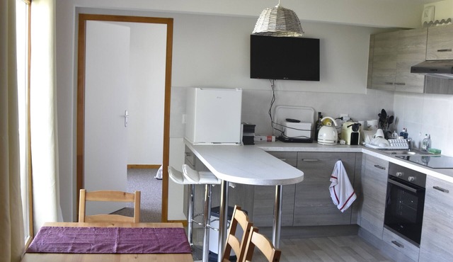 Nouvel Appartement Moderne: 2 Chambres, Lits Doubles, à 350 m de la Télécabine