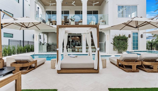 NOVA-New Luxe Beach Villa-Sleeps 54-Steps to the Beach-Pool,Spa & Sauna Resort