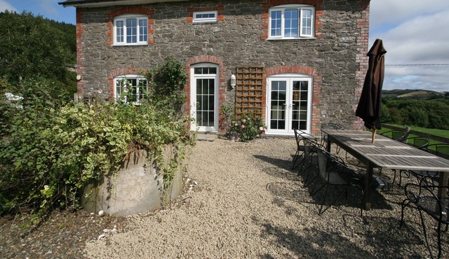 NOW AVAILABLE 2 to 12 October and 3 Nov to 18 Dec LUXURY & PEACE book now!