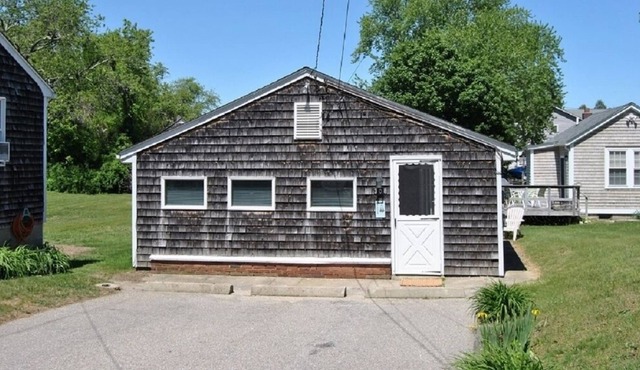 NOW BOOKING 2023: Summer Cottage Rental in Snug Harbor