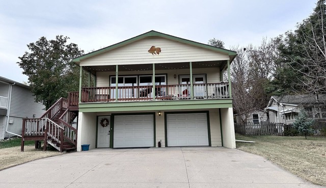 Now booking for spring & summer! Book your lake get-away now! Boat/dock avail!