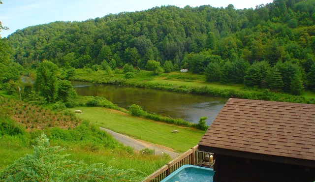 NOW BOOKING THE HIDEAWAY Cabin for Two w/Privacy Overlooking River w/Hot Tub!