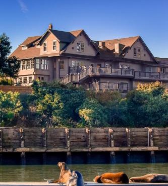 Noyo Harbor Inn
