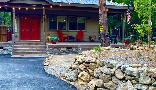 nPERFECT HOME BASE FOR LAKES, TRAILS, SNOW SKIING!