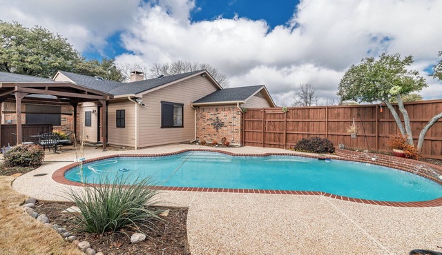 nPool, Game Room & Sleeps 12 – World Cup Ready