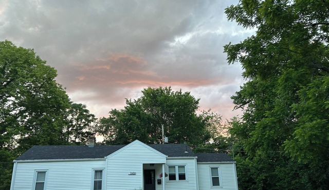 nPrivate, wooded, and convenient cottage just blocks from SOMC