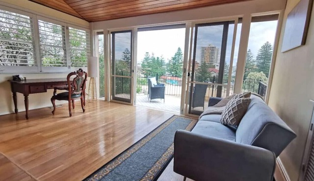 NQUE032 · Aircabin | Manly | Lagoon Access | 4 Beds House