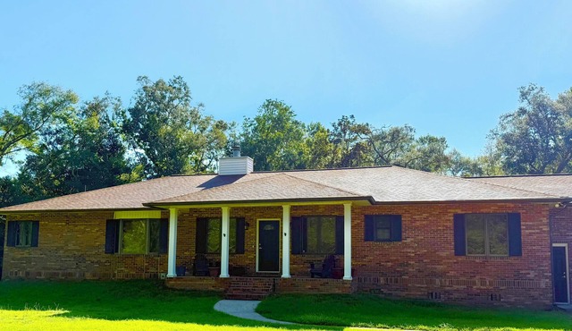 nQuite country retreat close to Florida State and FAMU