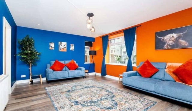 Nr Aberdeen Airport | 3BR Apt |Free Parking |Wi-Fi