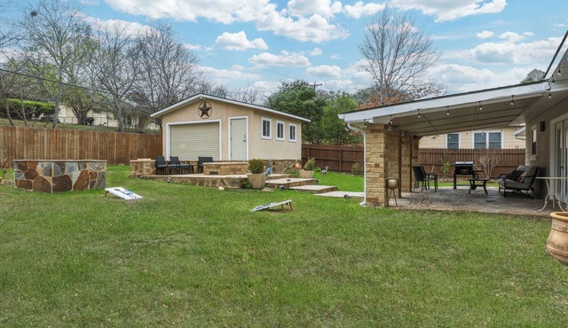 Nr Downtown + Airport | Yard Fire Pit BBQ Games