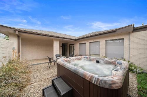Nr Galleria & Med Center Hot Tub Games WiFi
