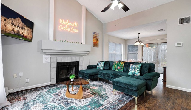 Nr Sea World | WiFi Games | Yard | Pets | Parking