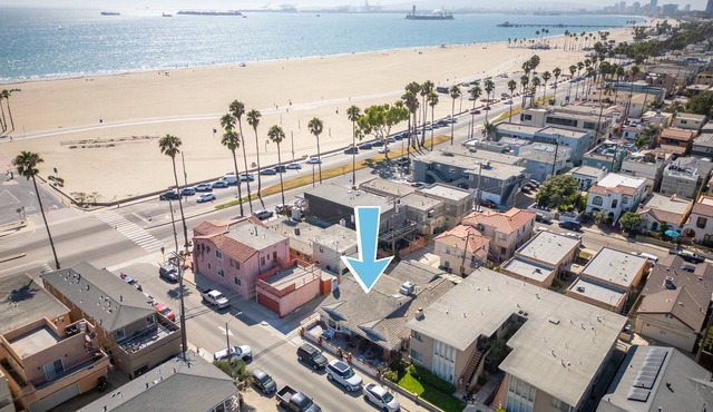 nRare beach find-Steps from Sand, 2 car gar, 3/2+loft, Ocean Views, Hot Tub, AC