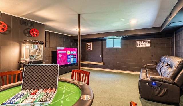 NRG Entertainment Retreat - Rock Climbing - Gameroom - Theater Discounted!