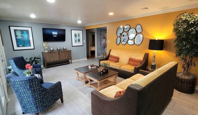 NRG/Med. Ctr - Large Home w/Hot Tub! - Great for Group
