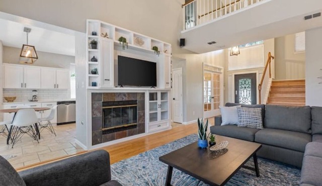 NRH Pool Oasis – Family & Group Vacation Home