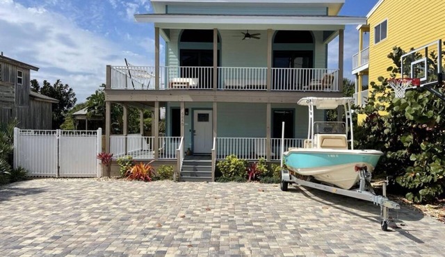 NSB HOUSE FULLY REMODELED W/OCEAN VIEWS & TIKI HUT!