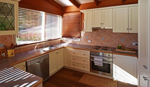 nStorybook Cottage in tranquil location close to Emerald township and shops.