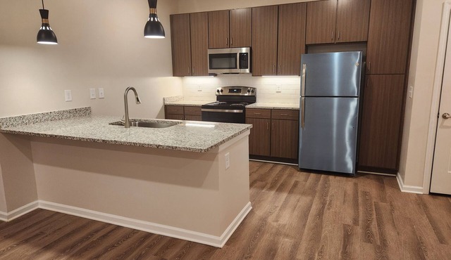 nStylish 2-bedroom townhome in Rome – near sights, with gym, AC, modern comfort