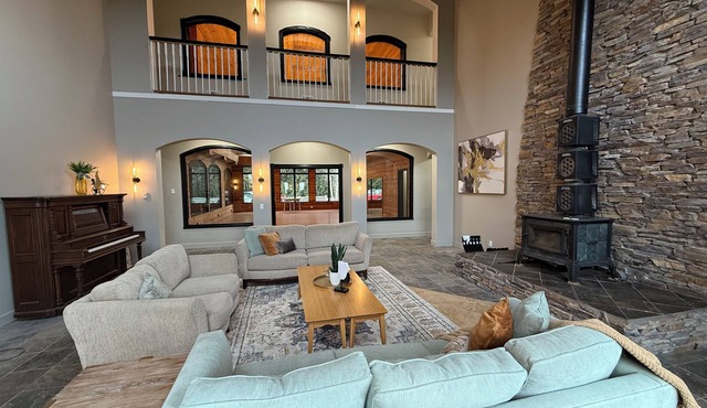 nThe Casa Grande - Weddings/Gatherings & Retreats