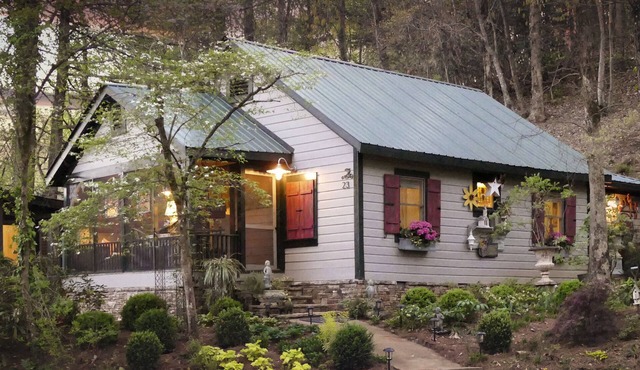 nThe Garden Cottage – A Storybook Retreat in the North Georgia Mountains