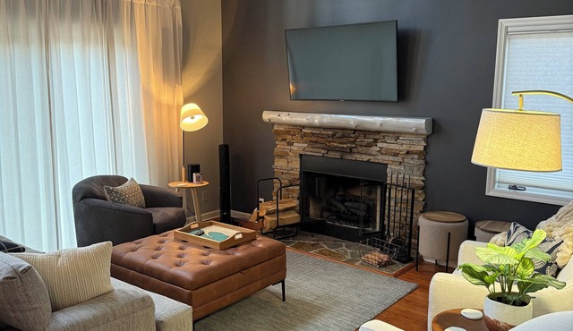 Nub's Nob/Highlands area 3-bedroom chalet in Harbor Springs -walk to Nub's Nob
