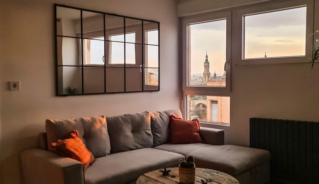 Nuevo! Acogedor Apartamento con Vistas al Pilar y Garaje