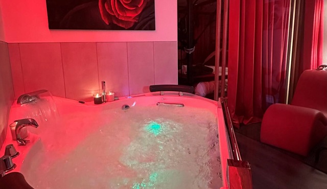 Nuit Défendue - Sauna Jacuzzi Secret room