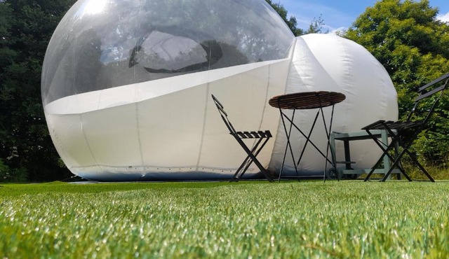 Nuit insolite dans une bulle avec jacuzzi privatif